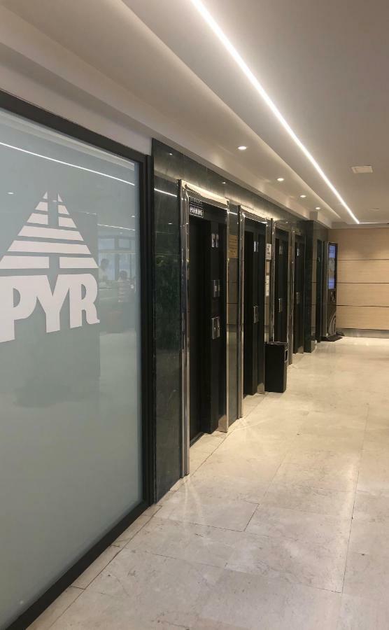 Hotel Apartamento Pyr Fuengirola Private Sunny Pool Side מראה חיצוני תמונה